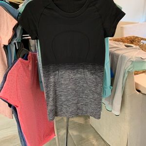 Lululemon Run Swiftly Tech Size 6 Black with WHite heathered